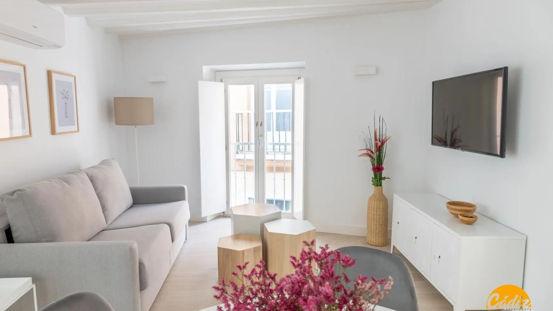 Villalobos By Cadiz Time Apartment